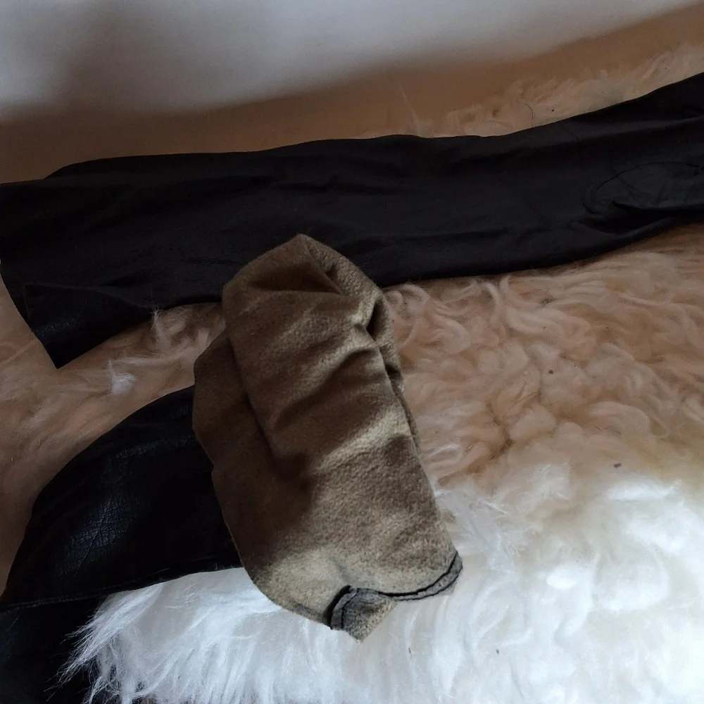 Vintage Below Elbow Black Leather Unlined Gloves M